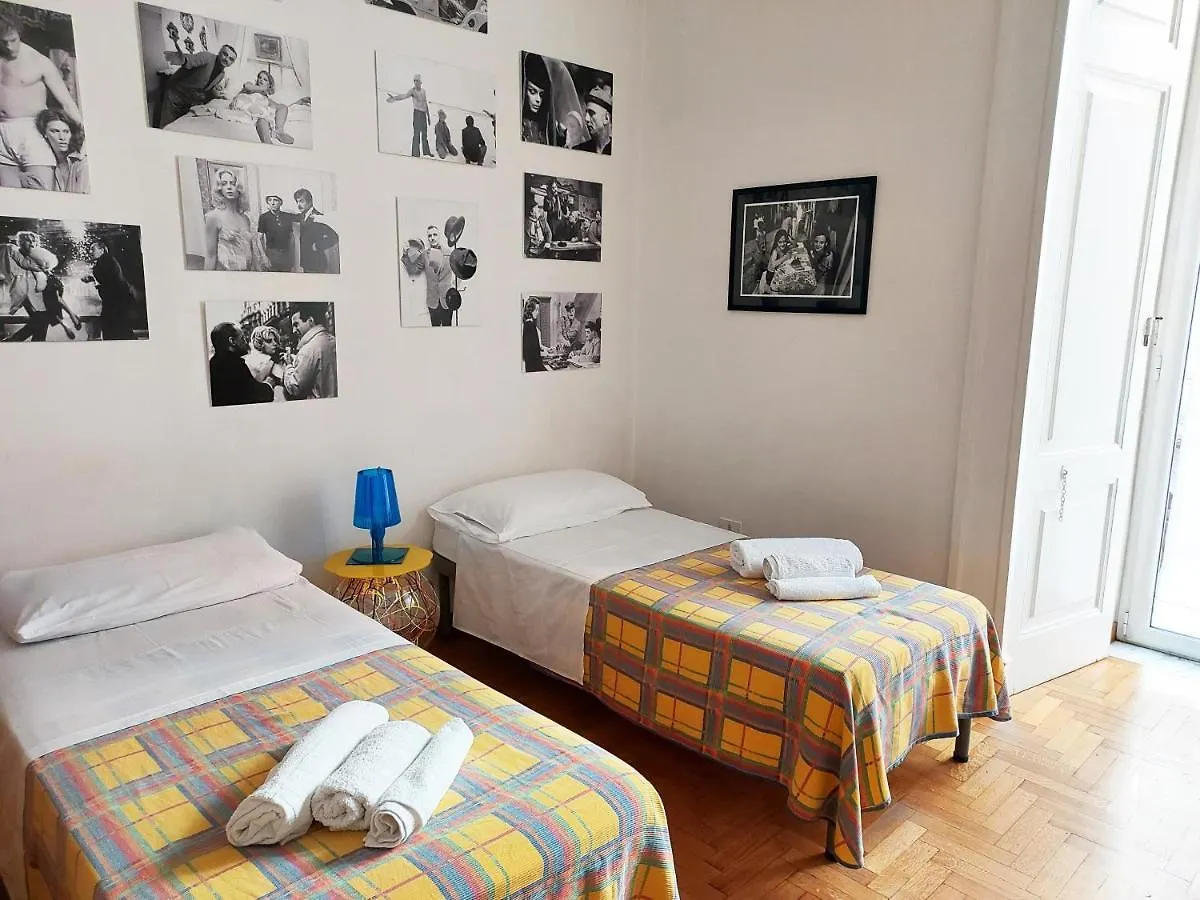 Bella Napoli Art Gallery 0*, Naples